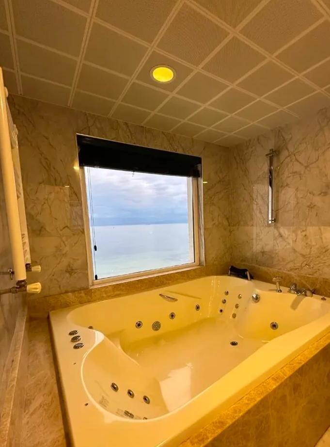 Beyaz Ev Otel Restaurant Eskiomerler Exteriér fotografie
